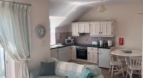 2 bed Beachfront Apartment Inchydoney Cork - Image 2