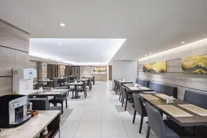 Home Inn Plus Qingdao Badaguan Taipingjiao Park Metro Station - Image 4