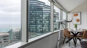 Luxury Downtown King Bed, Rooftop Pool - Image 4