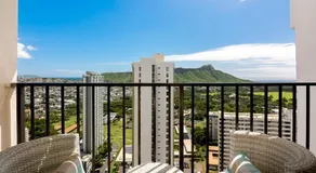 Ocean-view penthouse with pool, parking, & near Waikiki Beach - Image 2
