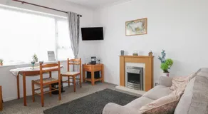 90 Bay View - Image 2