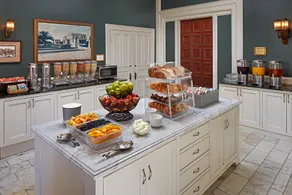 Glorietta Bay Inn - Image 5