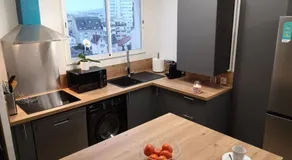 Appartement tout confort 2 chbres - 72m2 - avec terrasse et vue Pyrénées - Image 3