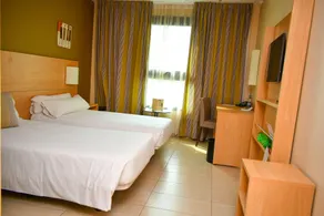 Palm Club Hotel - Image 2