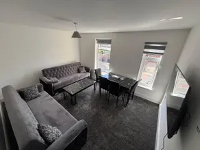 1 Bed apartment- Airport & City base - Image 3