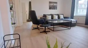 2 bedroom apartment with Free private parking - Image 2