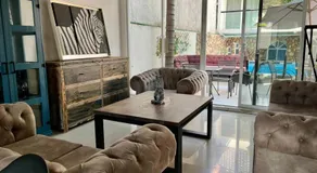 6 VENATOR House Boutique - Image 3