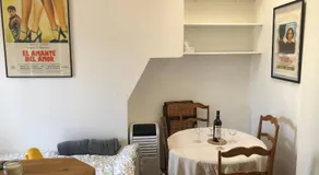 2 pièces sous les toits 6 personnes calme lumineux équipé - Image 5