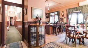 Rustic Refuge Guesthouse - Image 3