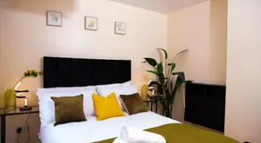 1 Bed Flat - Sleeps 4 - Parking - Wifi - Image 2