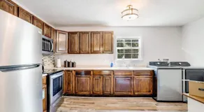 Cozy Oasis of Downtown Clarksville - Image 4