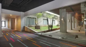 Cabin Hotel - Image 5