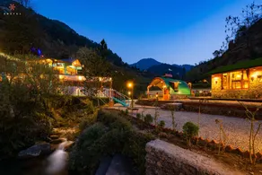 Zostel Plus Mussoorie, Kempty - Image 4