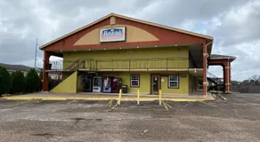 Royal Inn & Suites - Image 3