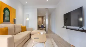 Charming 2-Bed Apartment in Conde Duque Madrid - Image 2