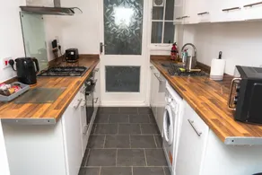 Leeds Lodge - Image 5