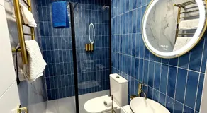 Chinatown Luxury Apartment - Image 2