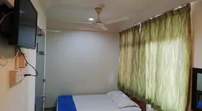 Sri Gate Hotel - Image 2