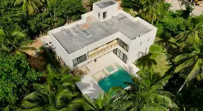 Luxury Family Villa With Pool Near Playa Bonita - Image 4