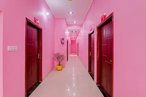 OYO Flagship Hotel Vikas Inn - Image 4
