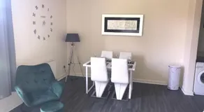 Vogue Apartments - Image 4