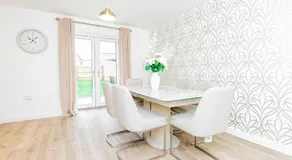 Stylish 4 Bedroom Home Perfect for Families - Image 2
