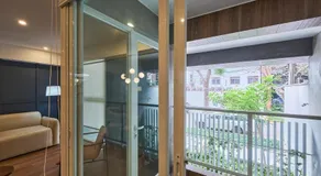 Modern Acacias Spacious 2BR with Balcony, Steps from Larcomar - Image 4