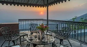 StayVista at Horizon 4BHK with Breakfast & Valley view - Image 4