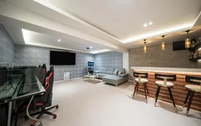 DK hotel - Image 4