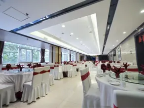 Super 8 Hotel Baoji Railway Station - Image 3