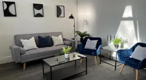 2Bed House-10min drive to Durham - Image 3