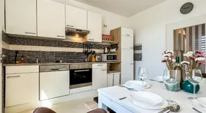 R und S Apartments Stylische Wohnung I Küche I Parkplatz I Smart TV - Image 2