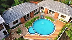 LA CASA ROYALE - Image 3