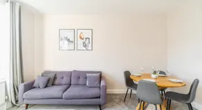 Ascot Racecourse Apartment - Free Parking - By Tempstay - Image 5