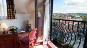 Hotel Central - Image 2