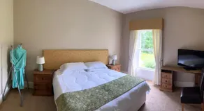 Dernacally House and Spa - Image 2