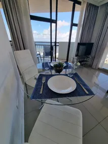 Fabulous Sea Views in the heart of Surfers - Image 4