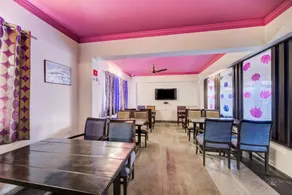 Hotel O JNTU college Near LULU mall, KPHB Colony. - Image 4