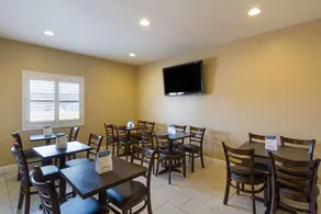 Quality Inn & Suites Huntington Beach - Fountain Valley - Image 3