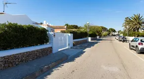 Chalet a 150m de la playa y piscina privada - Image 2