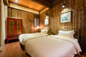 Floral Lux Hotel Yishu Yijia Cultural Station - Image 5
