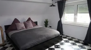 Cozy room with bathroom in a private house - Image 2