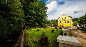 Yellow Ski Apartments - Image 5