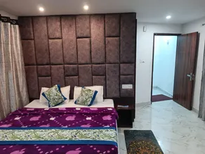 Deluxe family room - Image 5