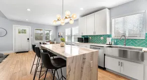 Large Modern Home Centrally located With Hot Tub - Image 3