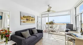 Apartamentos El Capricho - Image 2