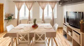 Cozy Central 3 Zimmer Apartment - Image 3