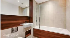 Modern 2bed Apt with pool access step from The O2 - Image 4