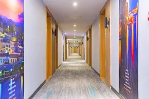 Yeste Hotel Wuhan Optics Valley Plaza Pedestrian Street Metro Station - Image 2