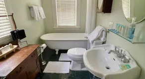 Dickson Street Bed & Breakfast - Image 4